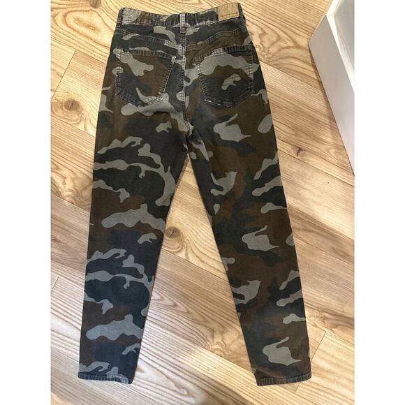 American Eagle Corduroy Super stretch Camo Pants, Mom Jean, Size 2 - Picture 7 of 10